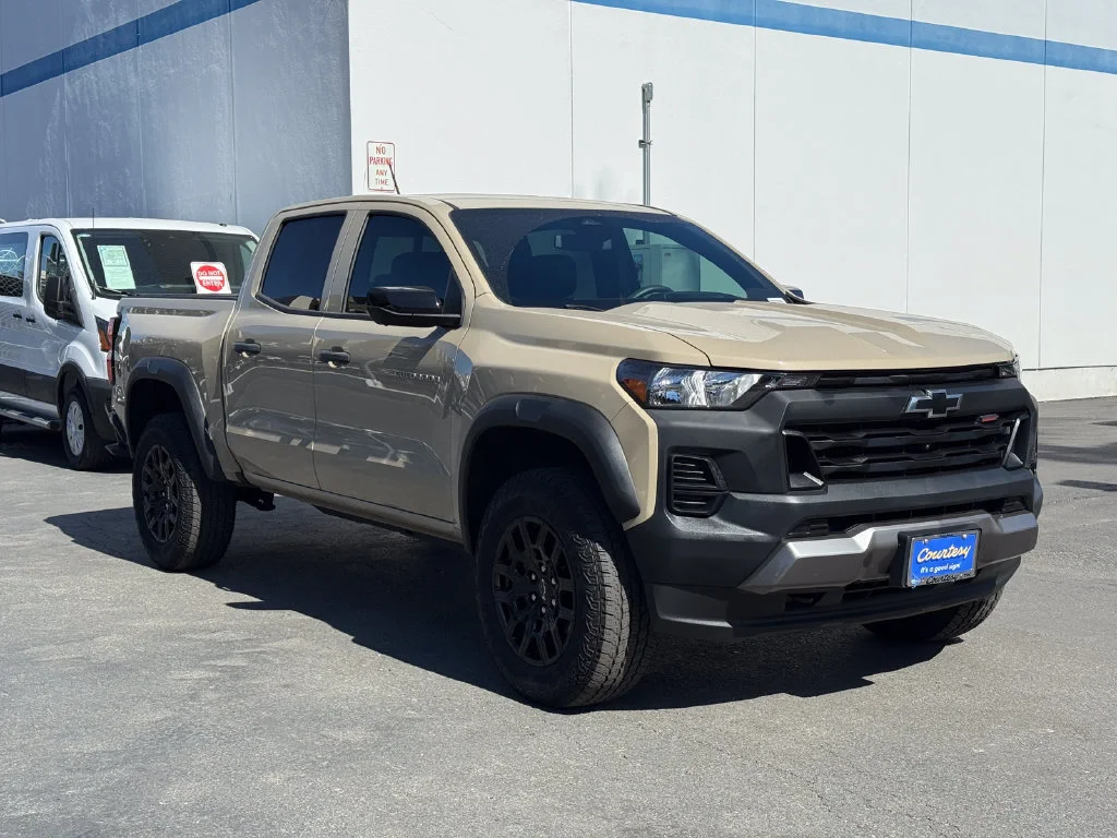 Used 2024 Sand Dune Metallic Chevrolet Trail Boss image 5