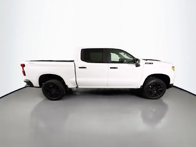 Used 2025 White Chevrolet LT Trail Boss image 9