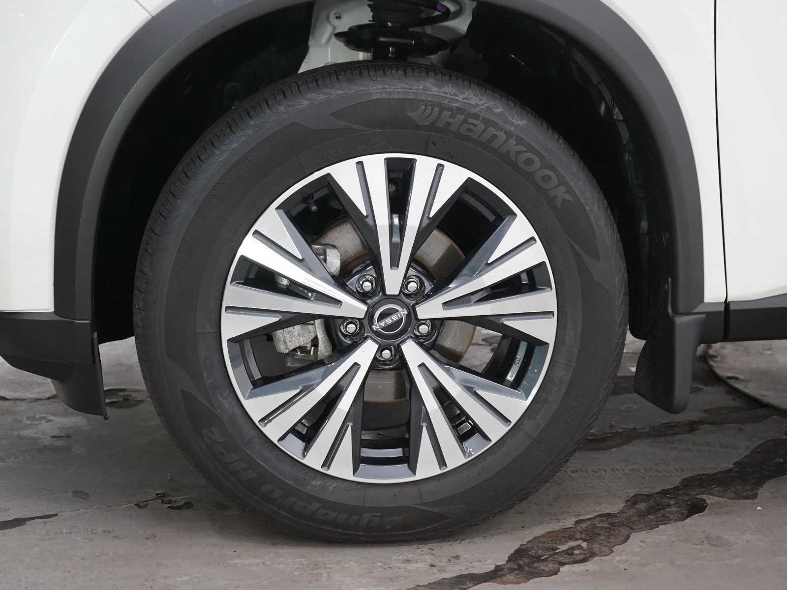 Used 2023 Pearl White Tricoat Nissan SV image 30