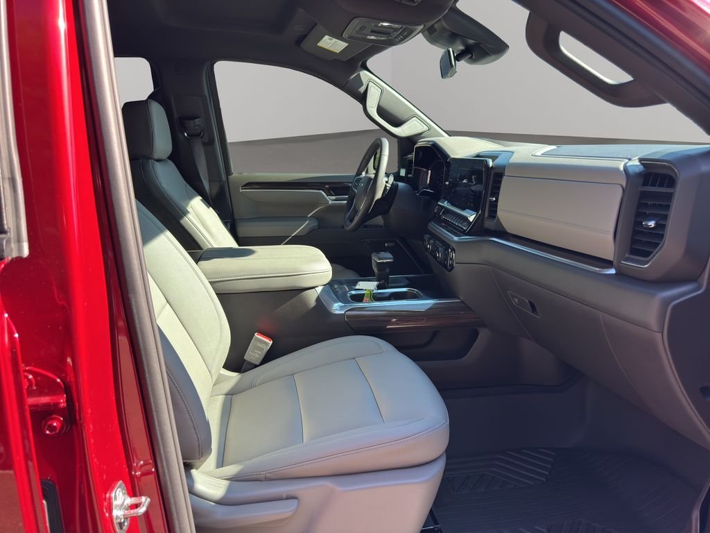 Used 2025 Radiant Red Tintcoat Chevrolet RST image 17