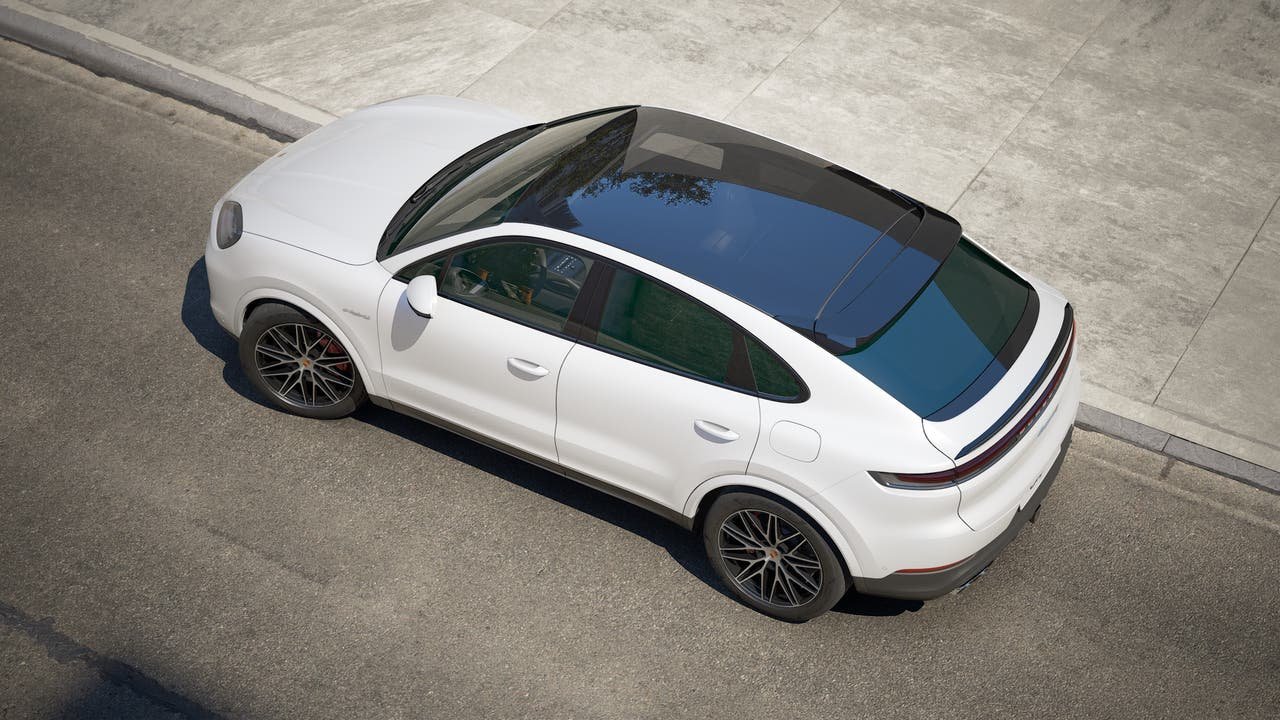 New 2027 Carrara White Metallic Porsche S E-Hybrid Coupe image 4