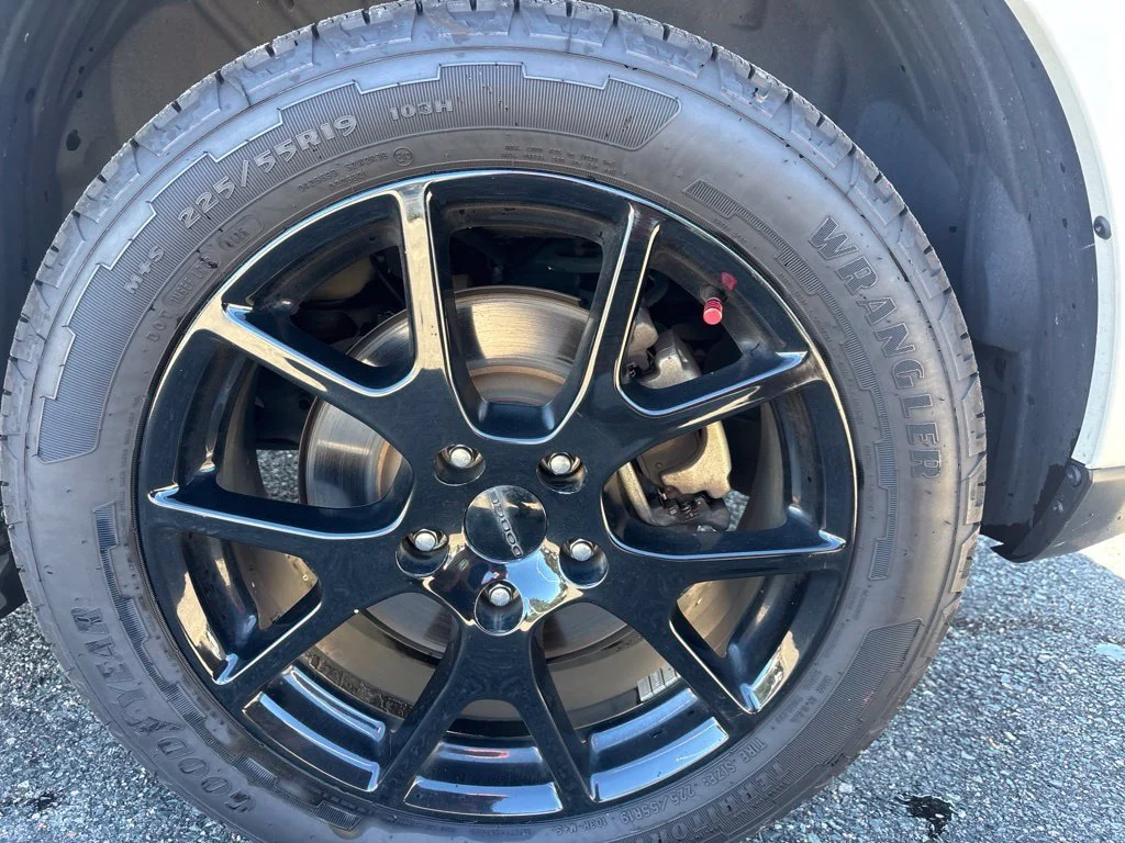 Used 2017 White Dodge SXT image 45