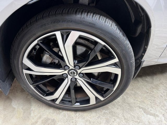 2022 Volvo XC60 R-Design - Photo 28