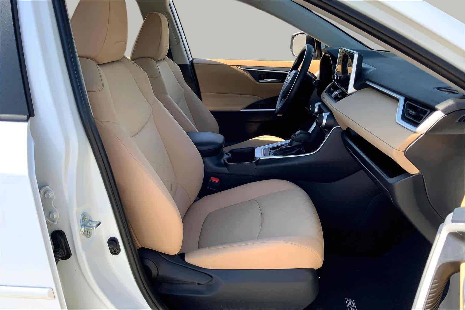 Used 2024 Ice Cap Toyota XLE image 9