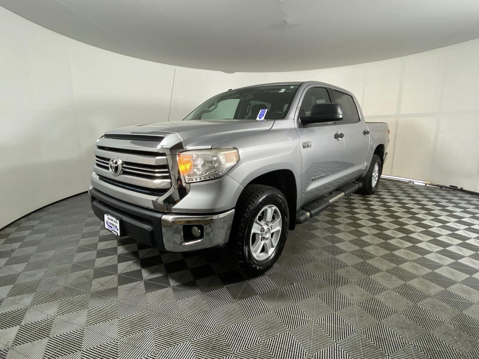 Used 2016 Silver Sky Metallic Toyota SR5 image 3