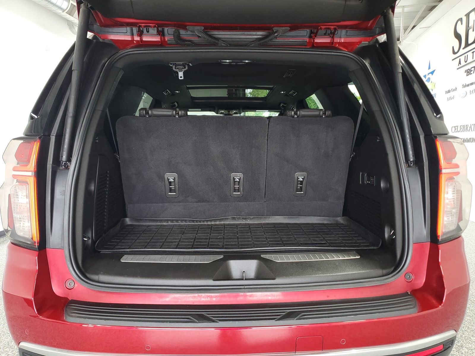 Used 2021 Red Chevrolet High Country image 8