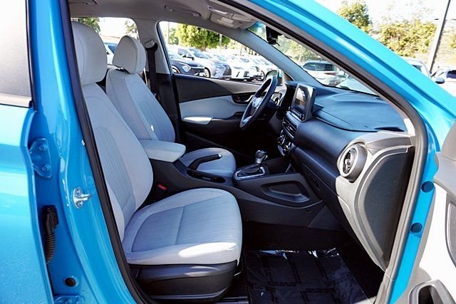 Used 2023 Green Hyundai SEL image 10