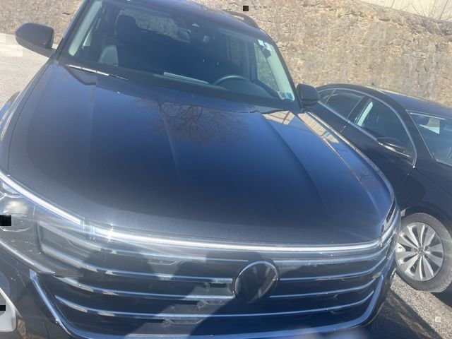 Certified Used 2025 Black Volkswagen 2.0T SE image 2