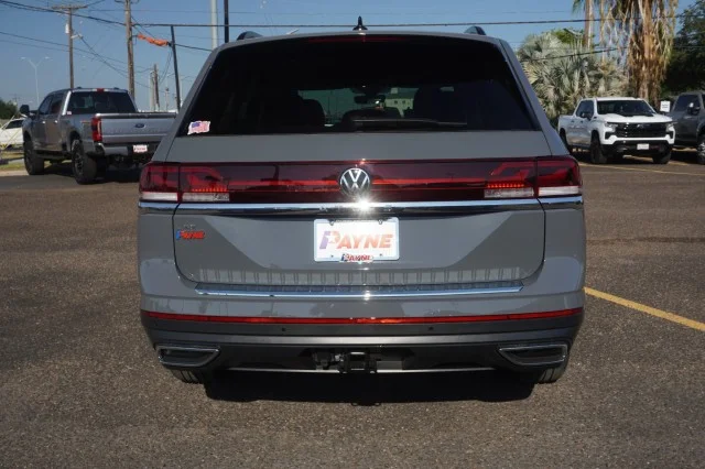 New 2026 Pure Gray Volkswagen 2.0T SE w/Technology image 8