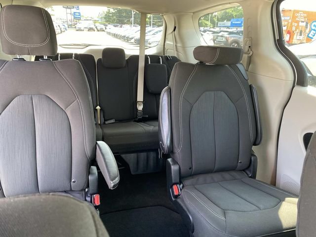 Used 2023 Silver Chrysler LX image 26