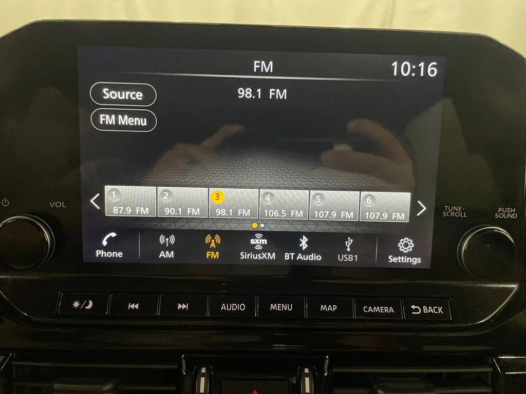 Certified Used 2023 Pearl White Tricoat Nissan Platinum image 19