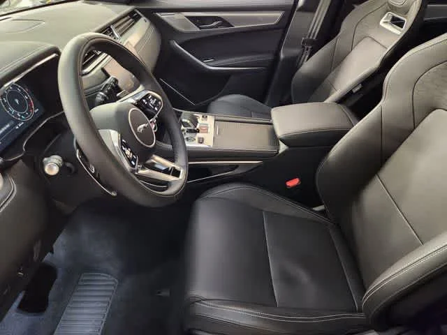 2026 Jaguar F-Pace R-Dynamic S - Photo 14