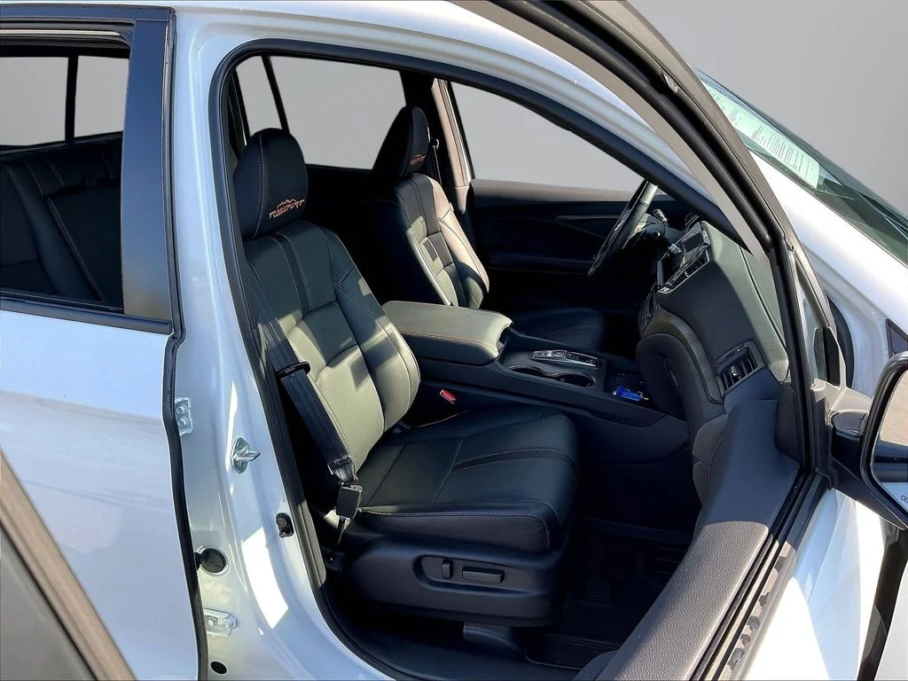 Used 2025 Platinum White Pearl Honda TrailSport image 32