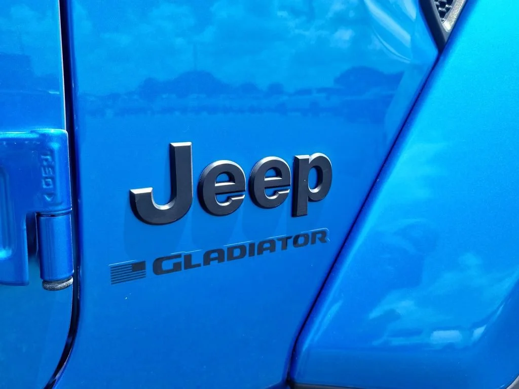 Used 2024 Blue Jeep Willys image 29
