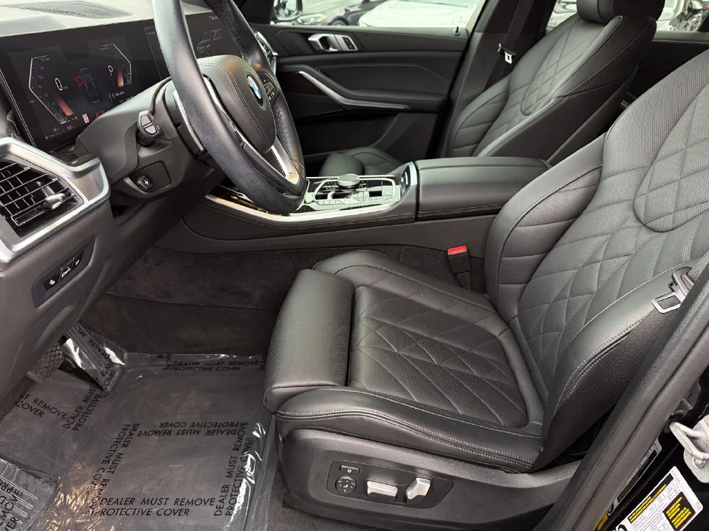 Used 2024  BMW sDrive40i image 24