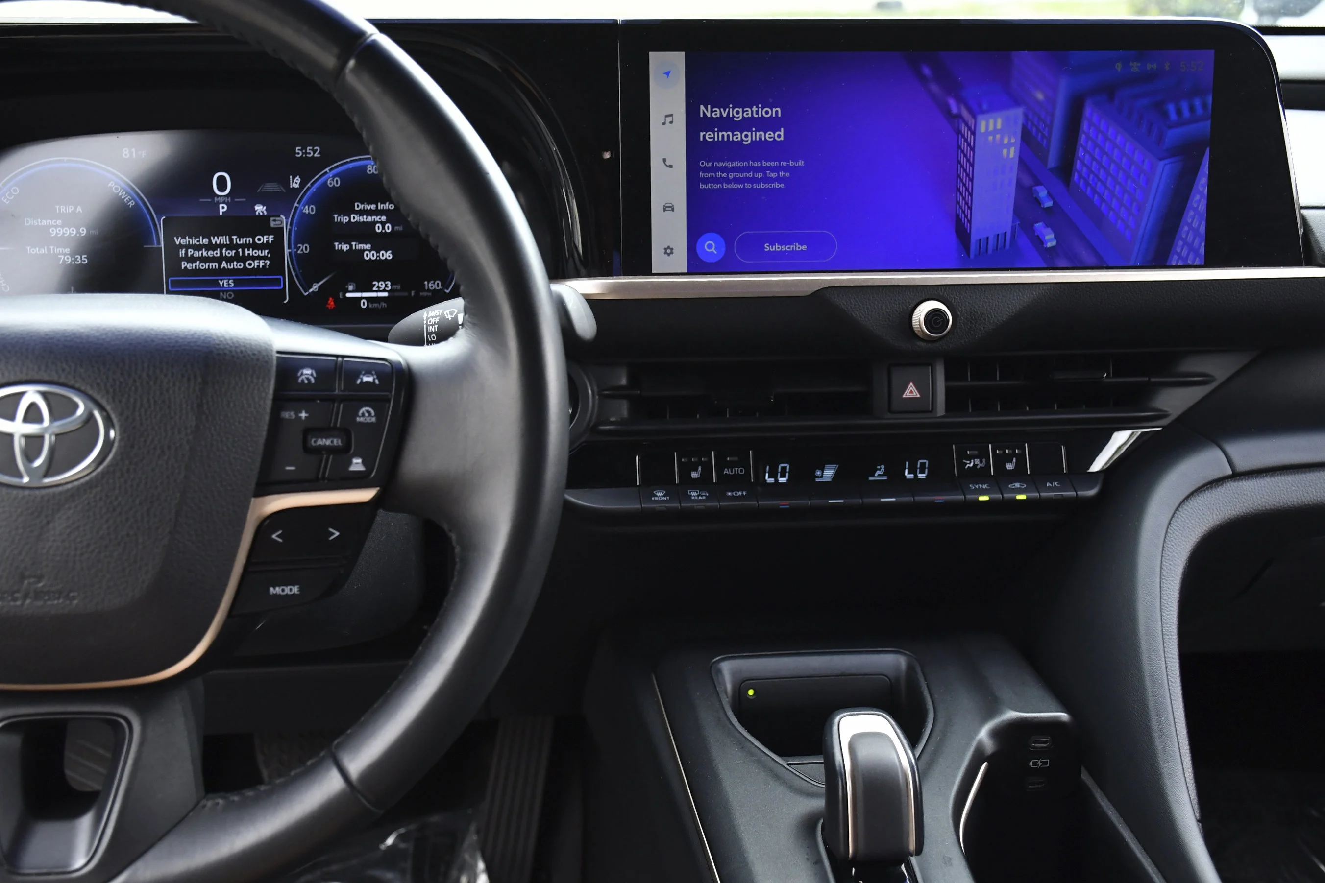 2023 Toyota Crown XLE - Photo 11