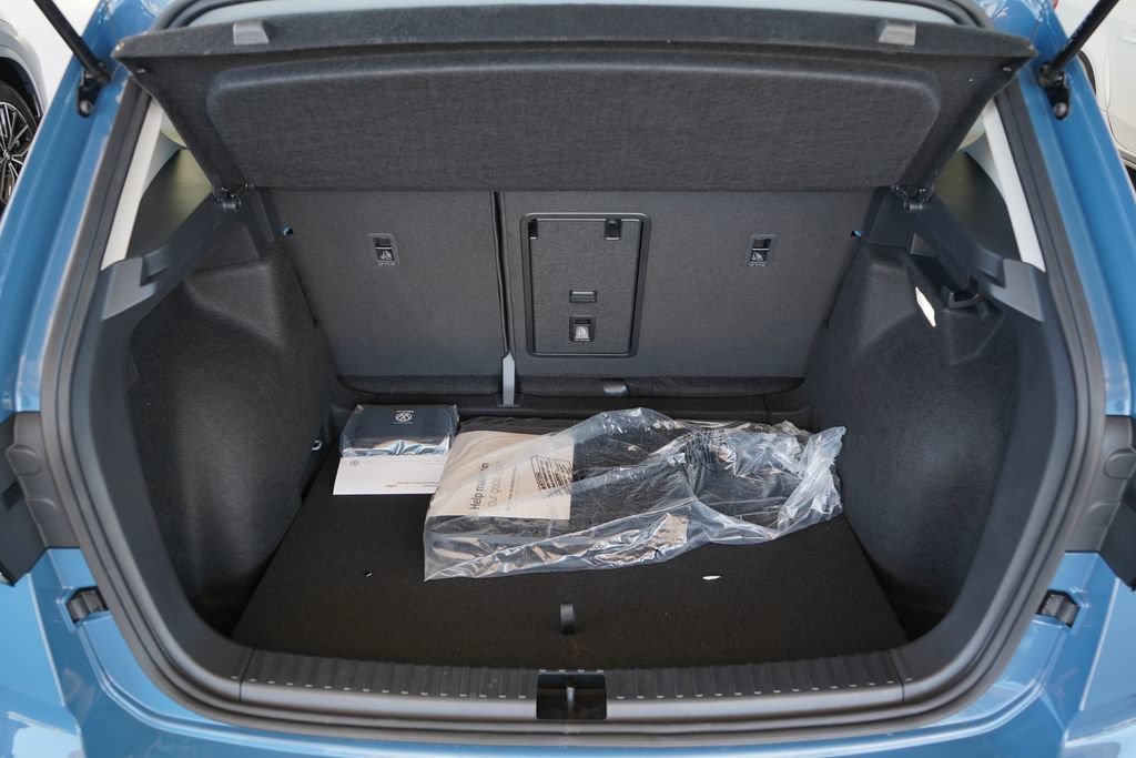 New 2027 Monterey Blue Pearl Volkswagen 1.5T S image 35