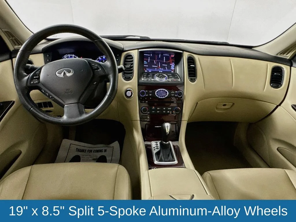 Used 2017 White INFINITI  image 29