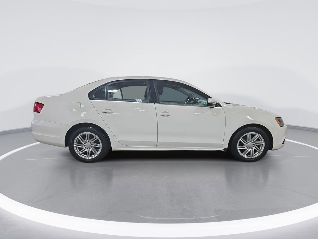 Used 2013 Volkswagen Jetta SE with VIN 3VWDP7AJ4DM216835 for sale in Grand Rapids, MI