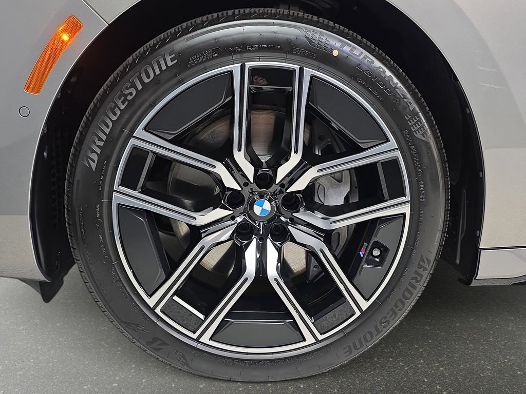 2026 BMW 7 Series 740i - Photo 31