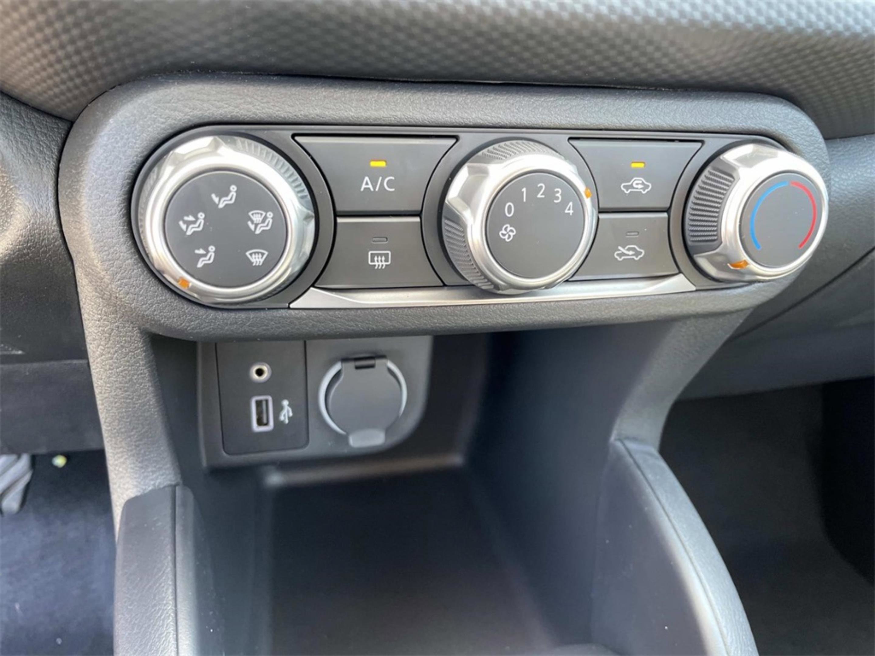 2025 Nissan KICKS PLAY Base - Photo 17