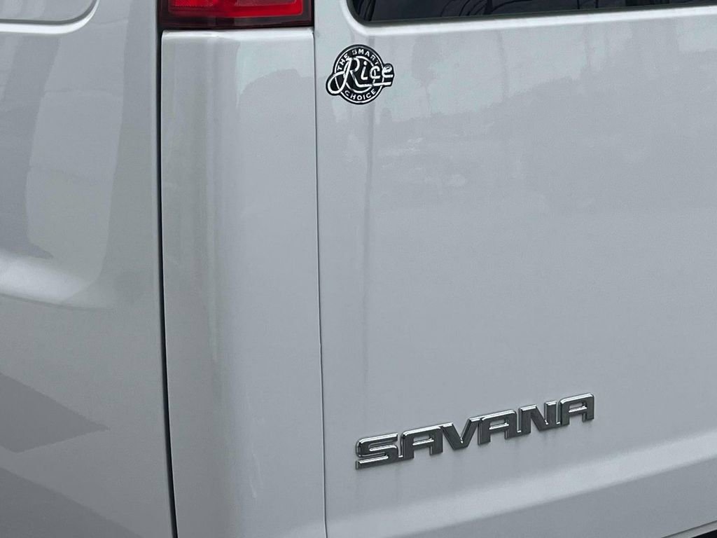 2025 GMC Savana Cargo Work Van - Photo 10