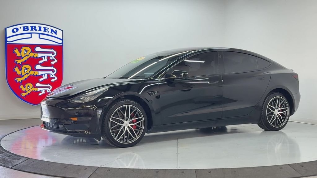 Used 2018  Tesla Long Range image 8