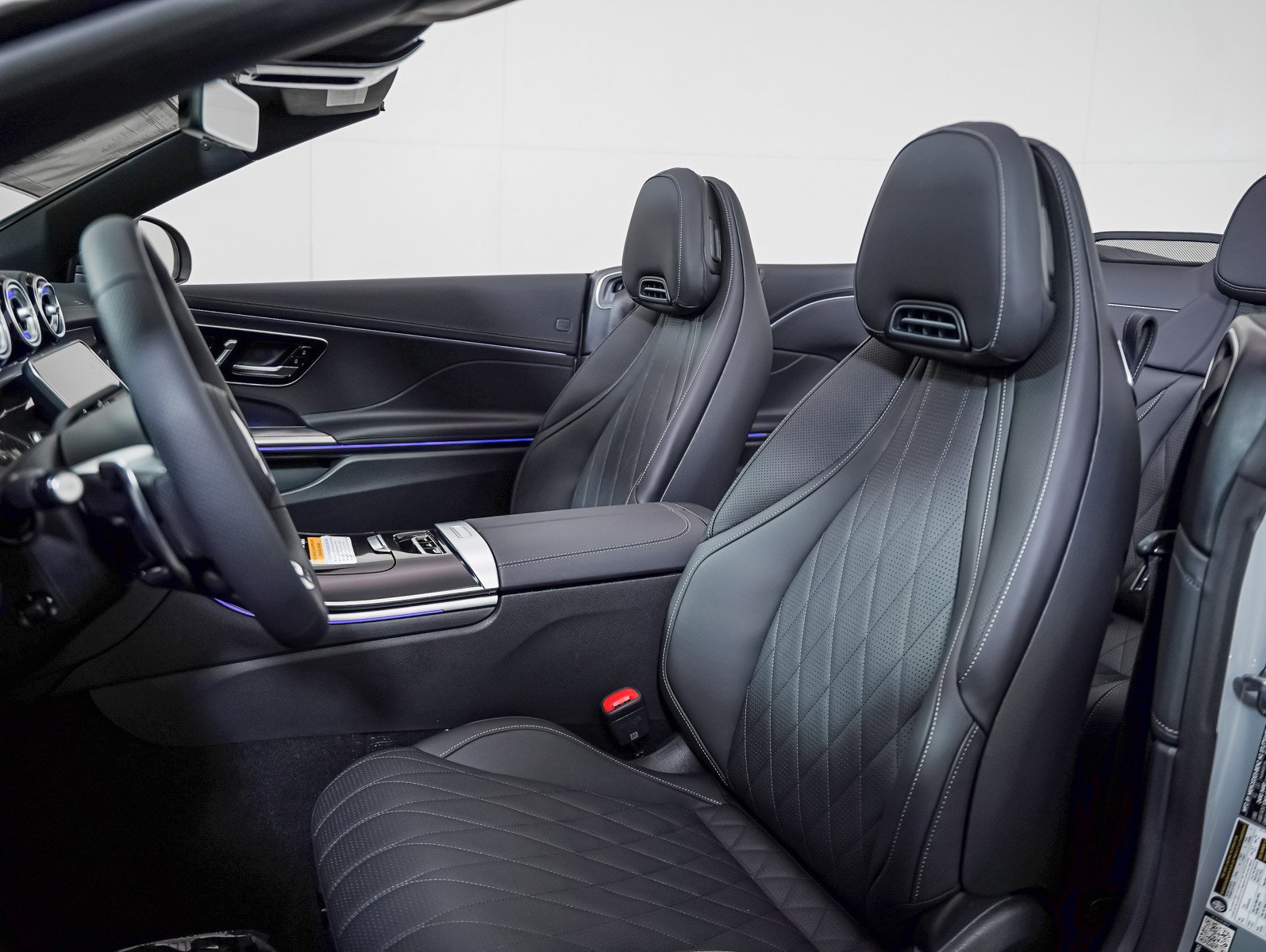 New 2027 MANUFAKTUR Alpine Grey Mercedes-Benz AMG® CLE 53 4MATIC+ Cabriolet image 10