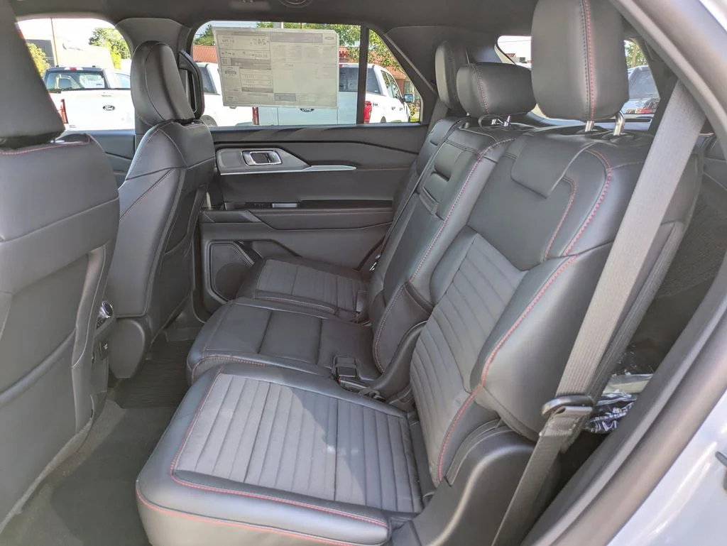 New 2026 Space White Metallic Ford ST-Line image 15