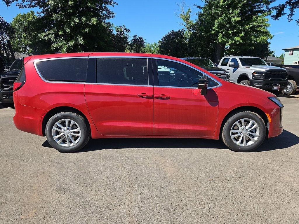 New 2027 Red Hot Pearl-Coat Exterior Paint Chrysler Select image 8