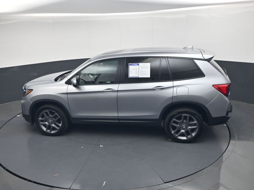 Used 2023  Honda EX-L image 25