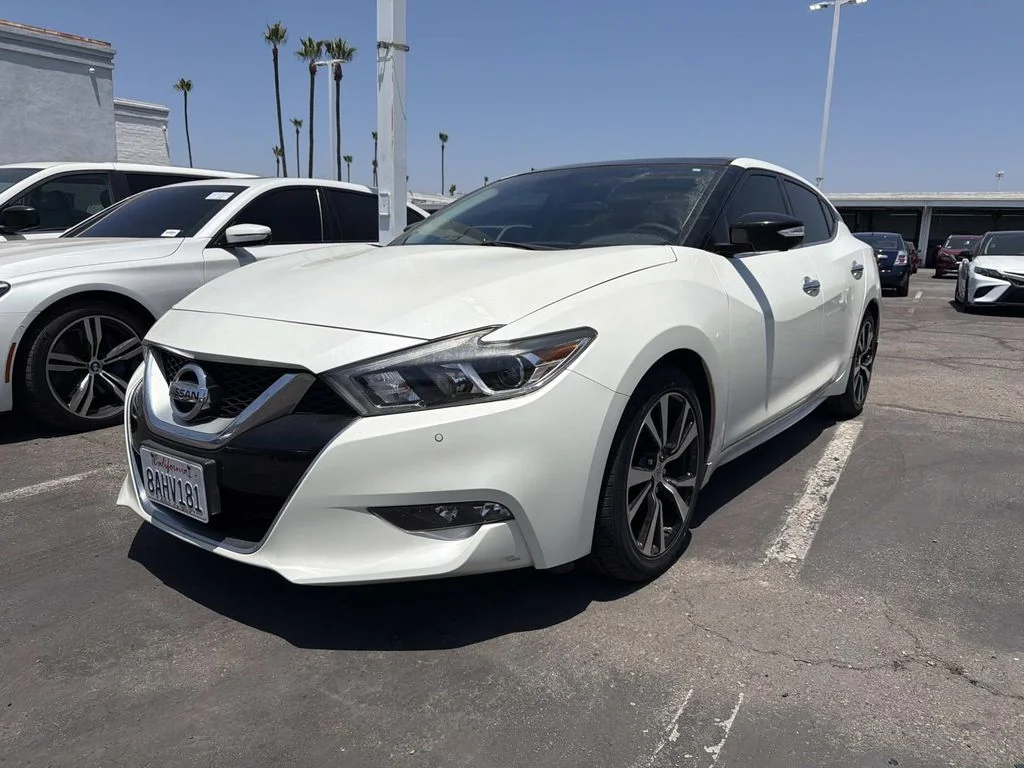 2017 Nissan Maxima Platinum's photo