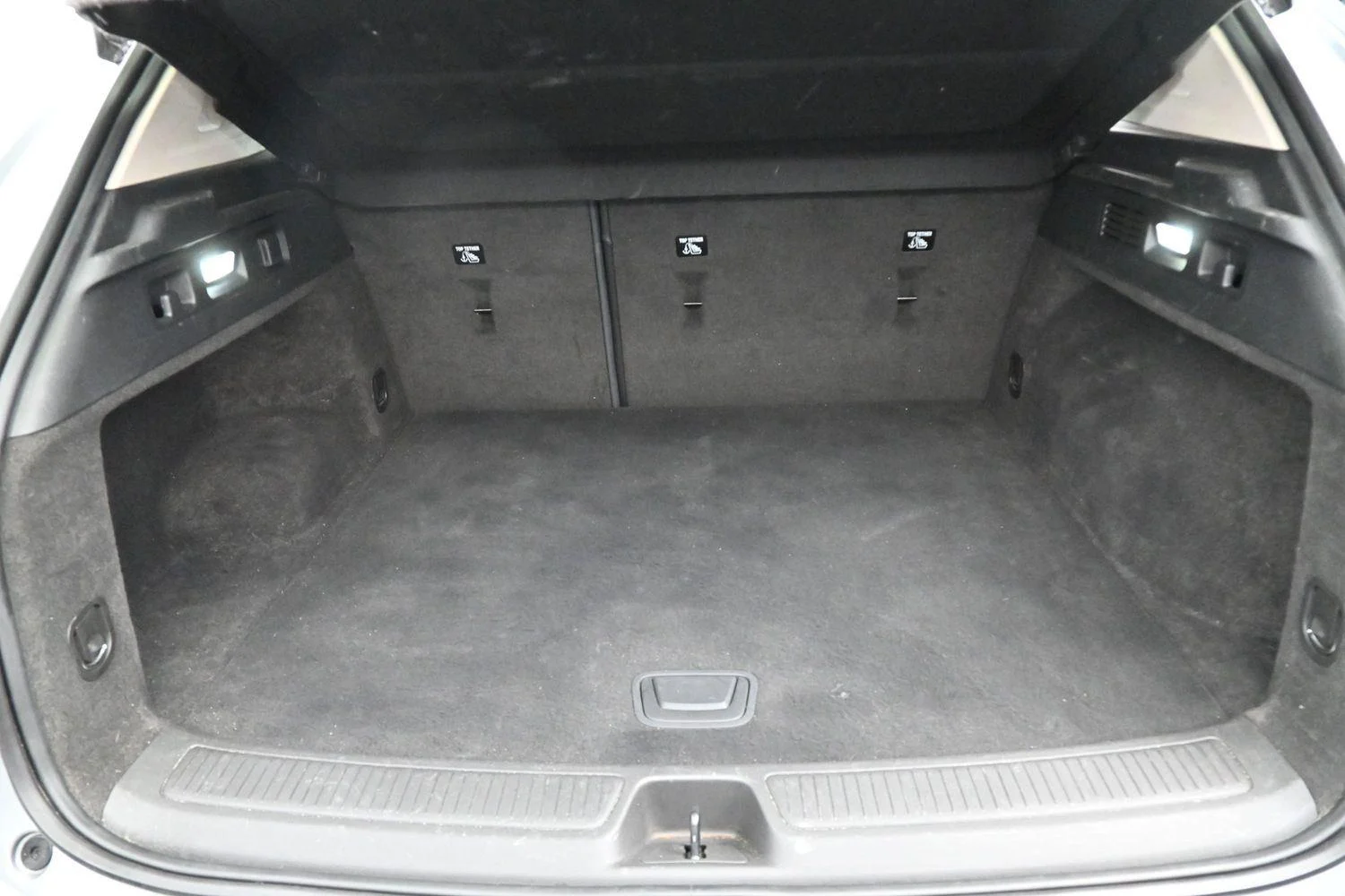 Used 2023 Moonstone Gray Metallic Buick Preferred image 9