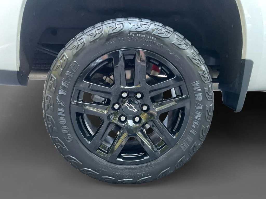 Used 2024 White Chevrolet Custom Trail Boss image 10