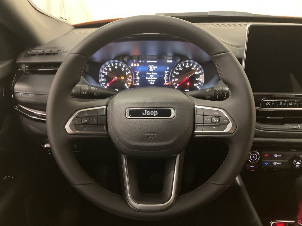 New 2026 Joose Exterior Paint Jeep Latitude image 3