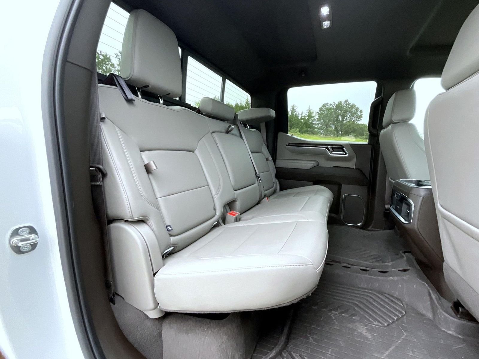 Used 2024 White Chevrolet LTZ image 20