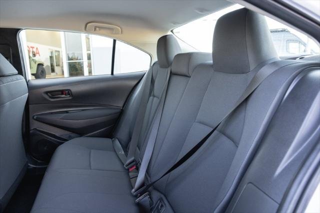 Certified Used 2026 WIND CHILL PEARL Toyota  image 25