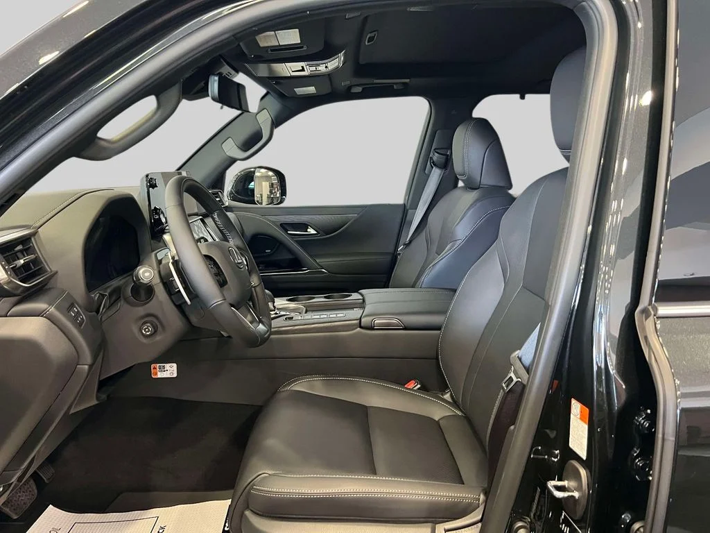 2026 Lexus LX 700h Luxury - Photo 9