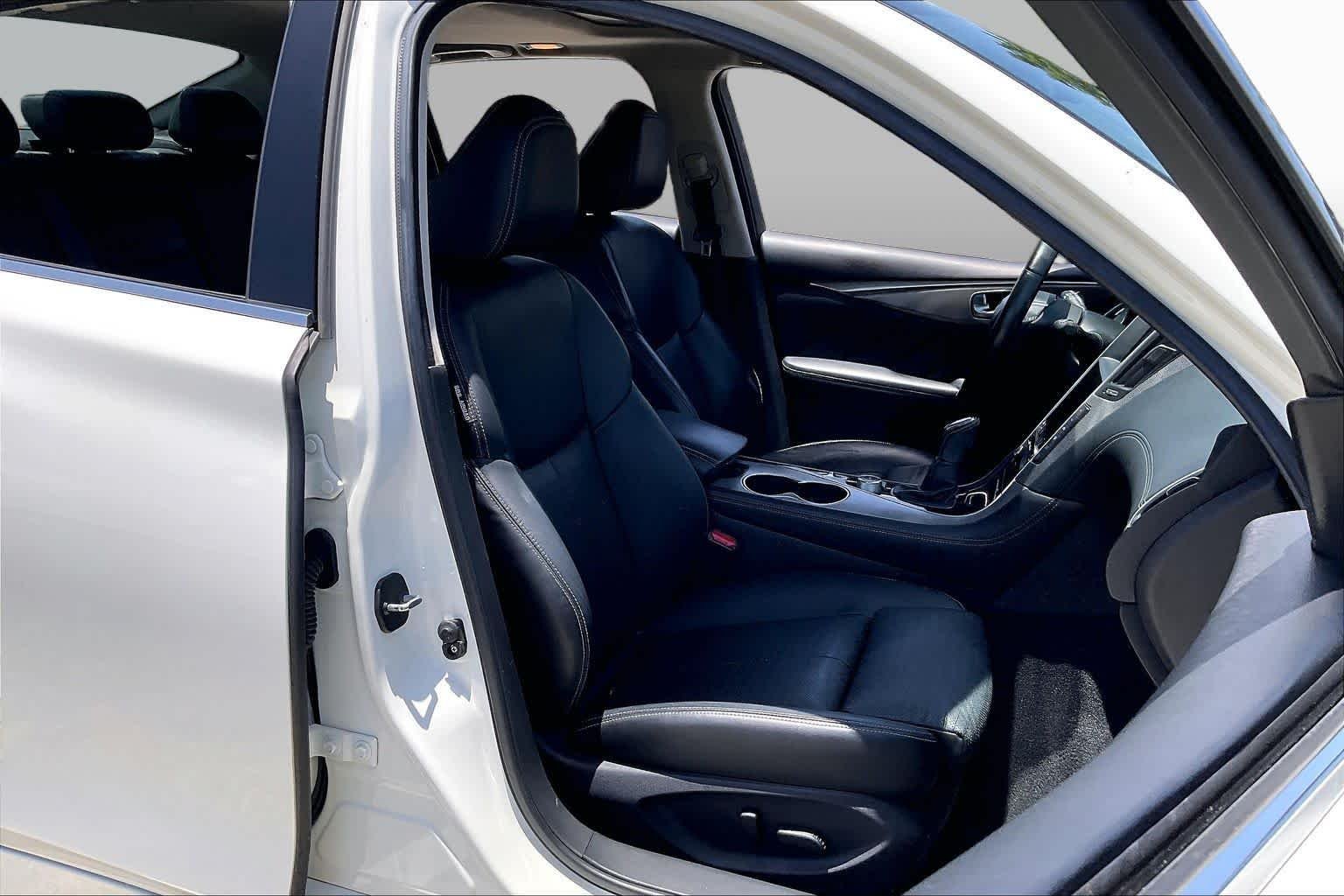 Used 2019 Pure White INFINITI 3.0t Signature Edition image 8