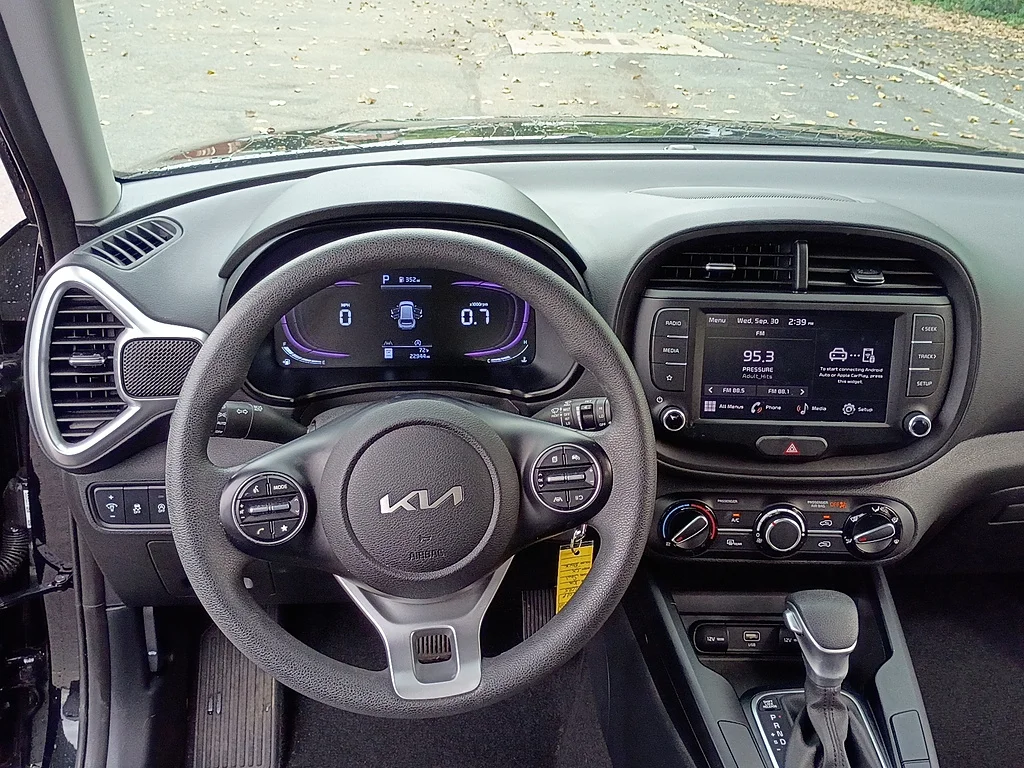 Used 2025 Fusion Black Kia LX image 12