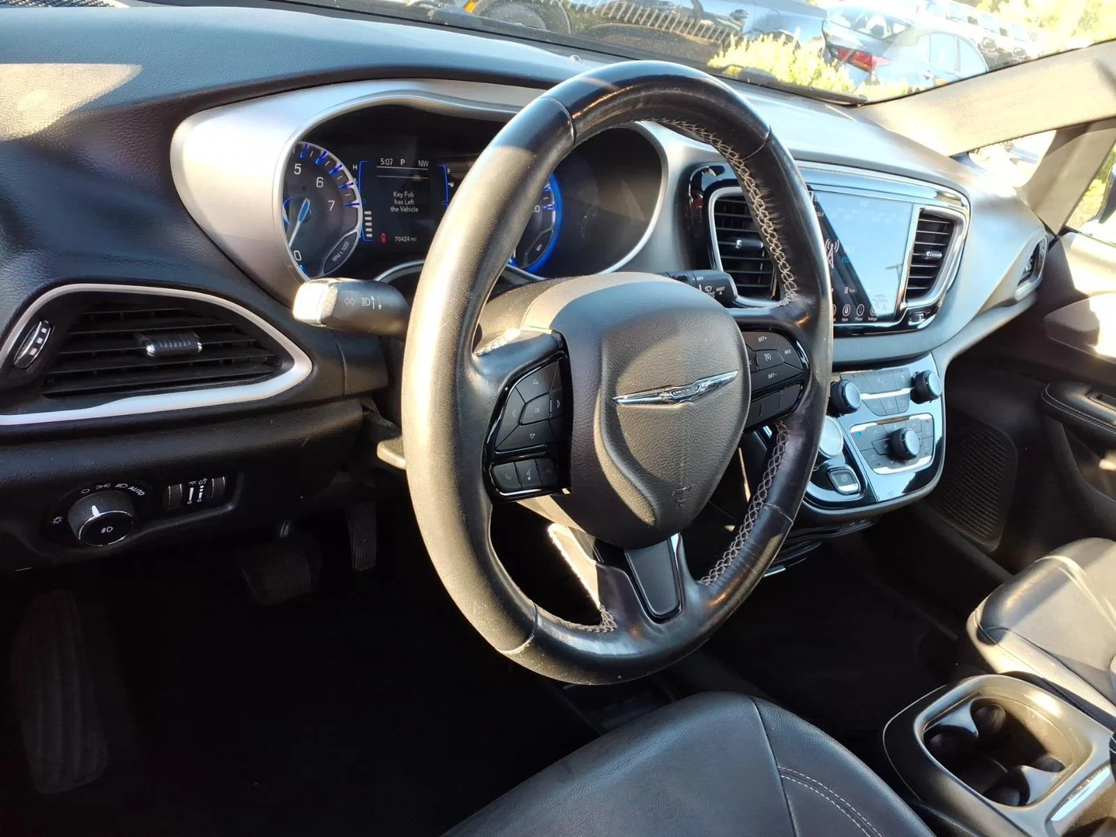 Used 2020 Granite Crystal Metallic Clearcoat Chrysler Launch Edition image 8