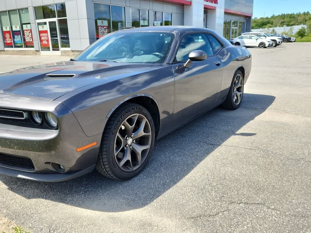 Used 2015 Granite Crystal Metallic Clearcoat Dodge SXT Plus image 2