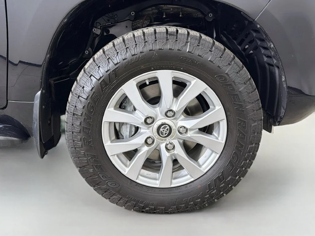 Certified Used 2018 Black Toyota Base image 30