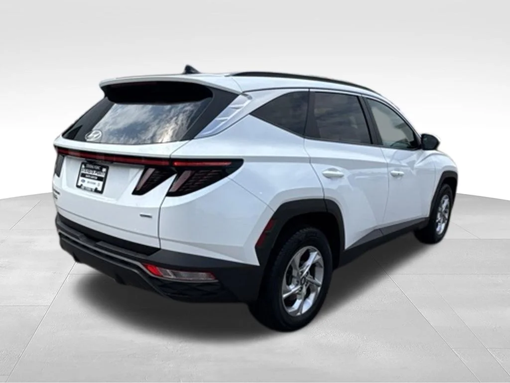 Used 2022 Quartz White Hyundai SEL image 6