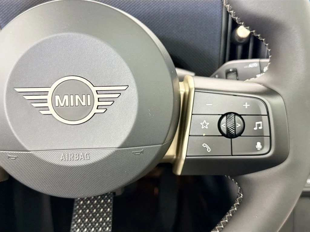 New 2026 Nanuq White Metallic MINI Signature Plus image 12