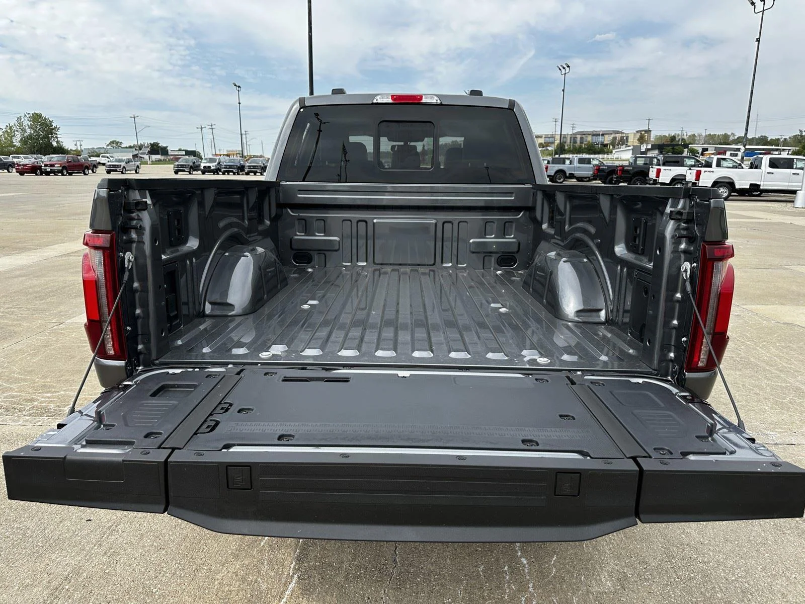 2025 Ford F-150 Lariat - Photo 10