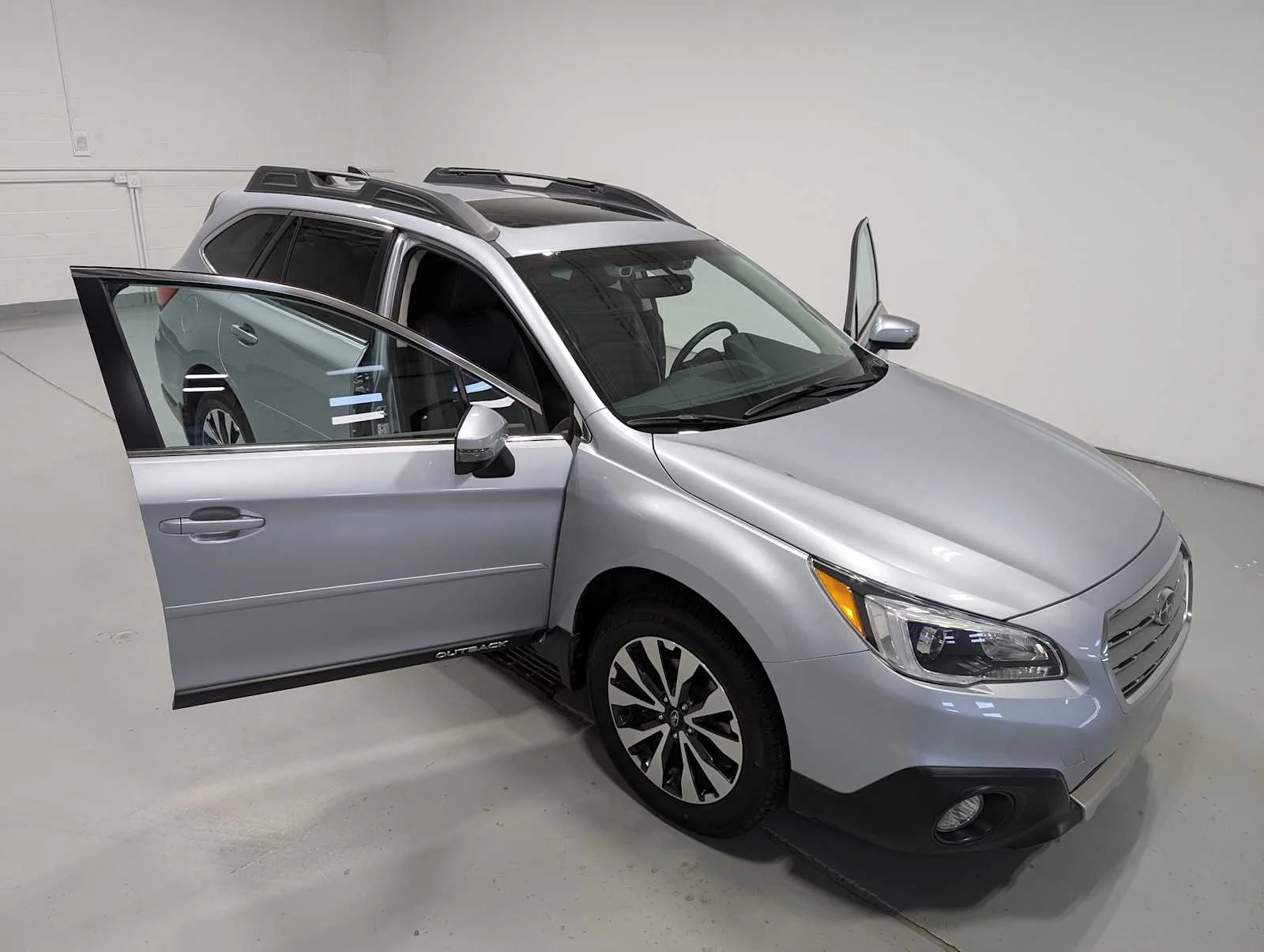 Used 2016 Ice Silver Metallic Subaru 2.5i Limited image 16