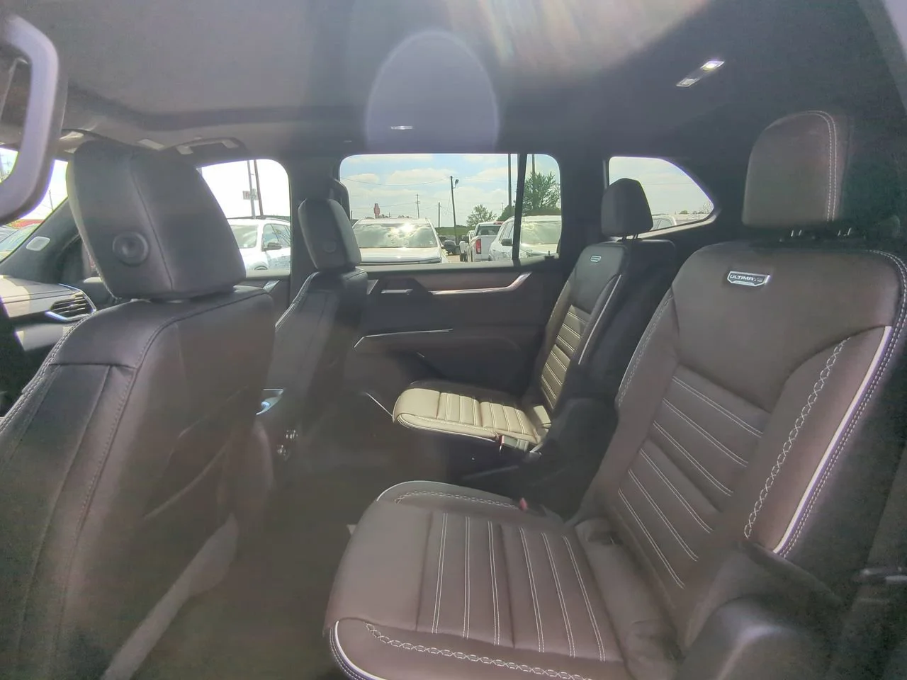 2026 GMC Acadia Denali Ultimate - Photo 14