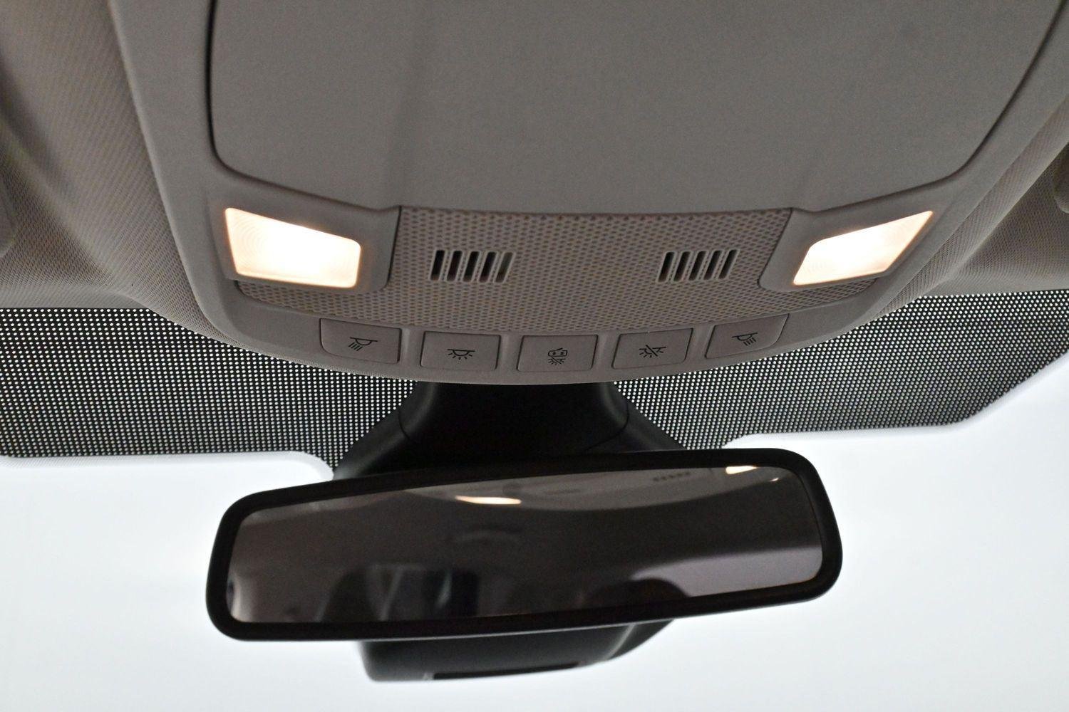 Used 2022 Iconic Silver Ford Titanium image 31