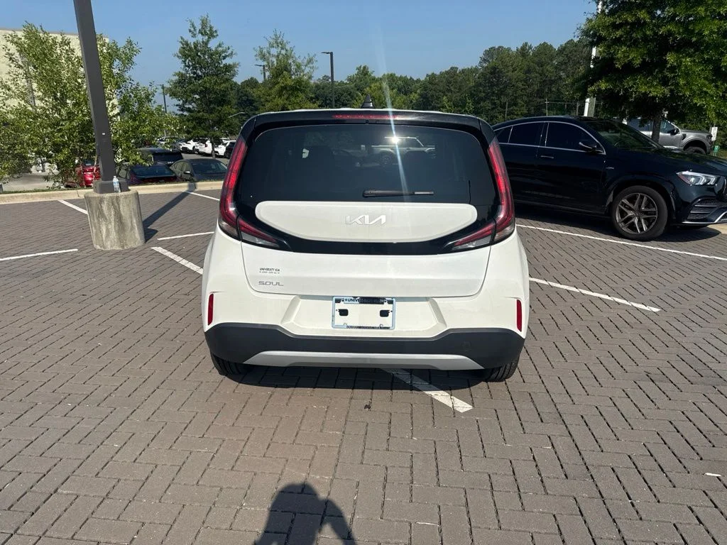 Used 2024 White Kia LX image 6